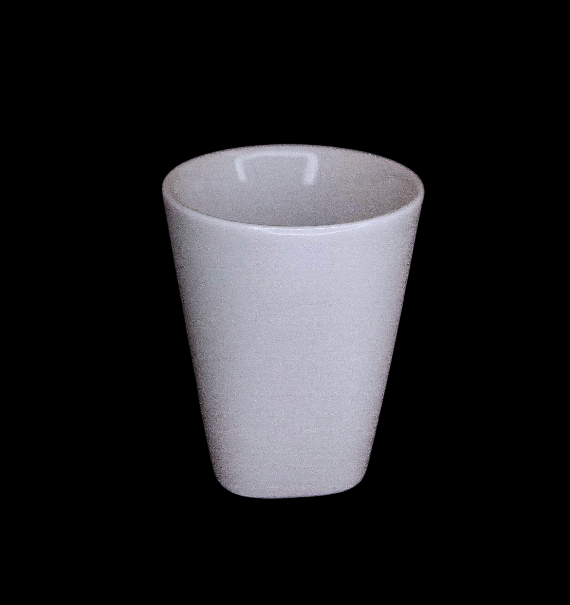 Porcelánová šálka bez uška