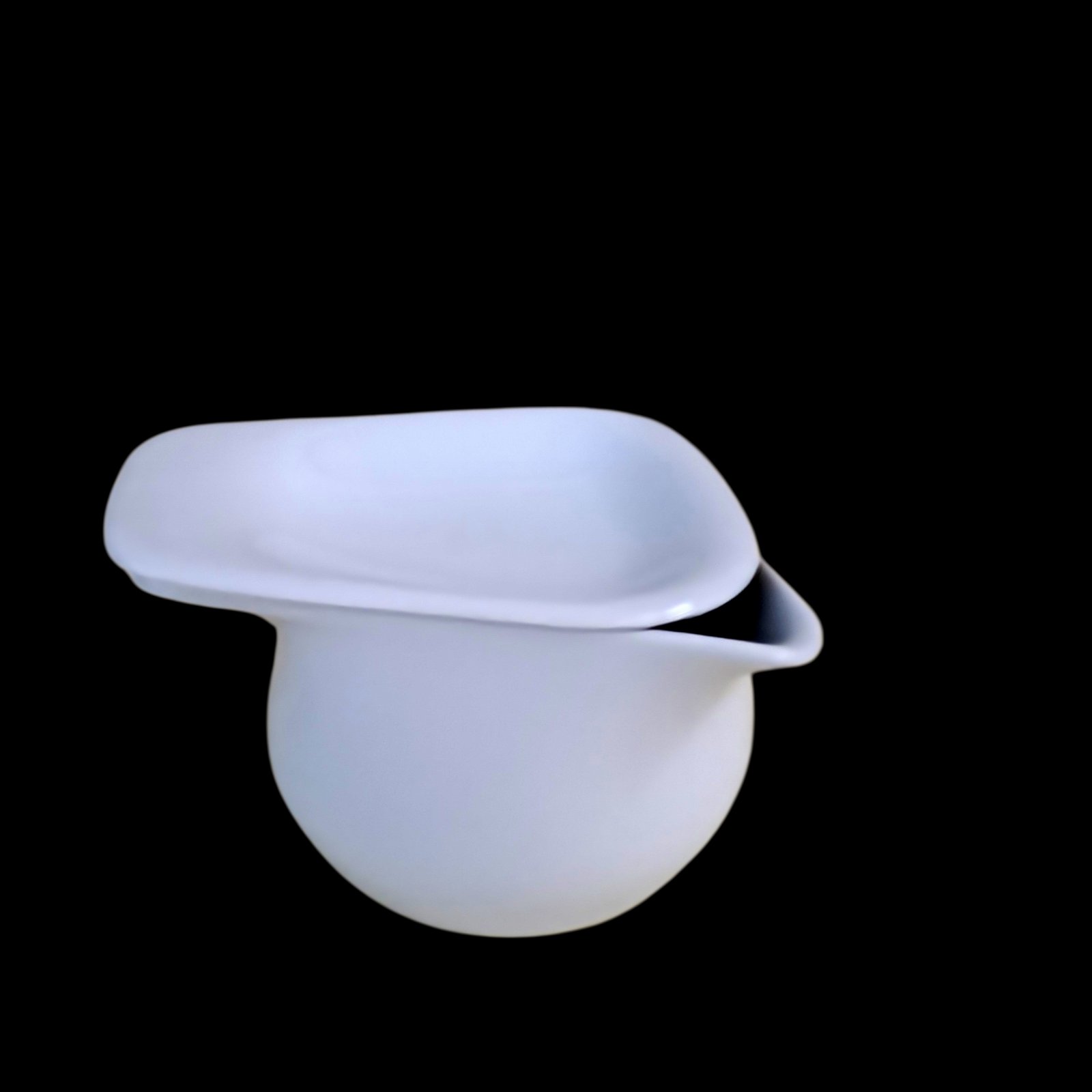 Porcelánová miska s vrchnákom
